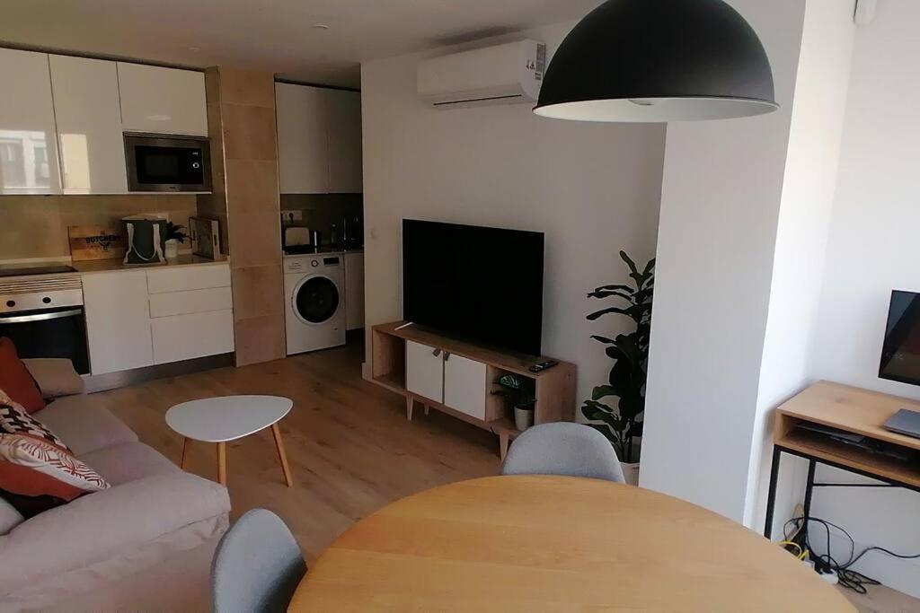 El Palo Cosy, 200 M From The Beach Apartment Malaga Luaran gambar
