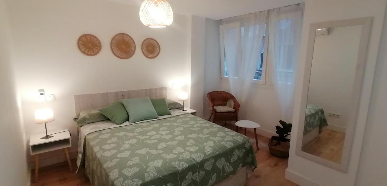 El Palo Cosy, 200 M From The Beach Apartment Malaga Luaran gambar