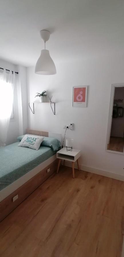 El Palo Cosy, 200 M From The Beach Apartment Malaga Luaran gambar