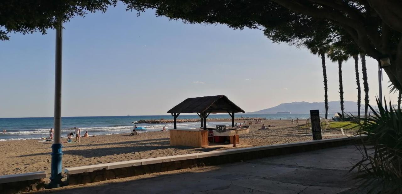 El Palo Cosy, 200 M From The Beach Apartment Malaga Luaran gambar