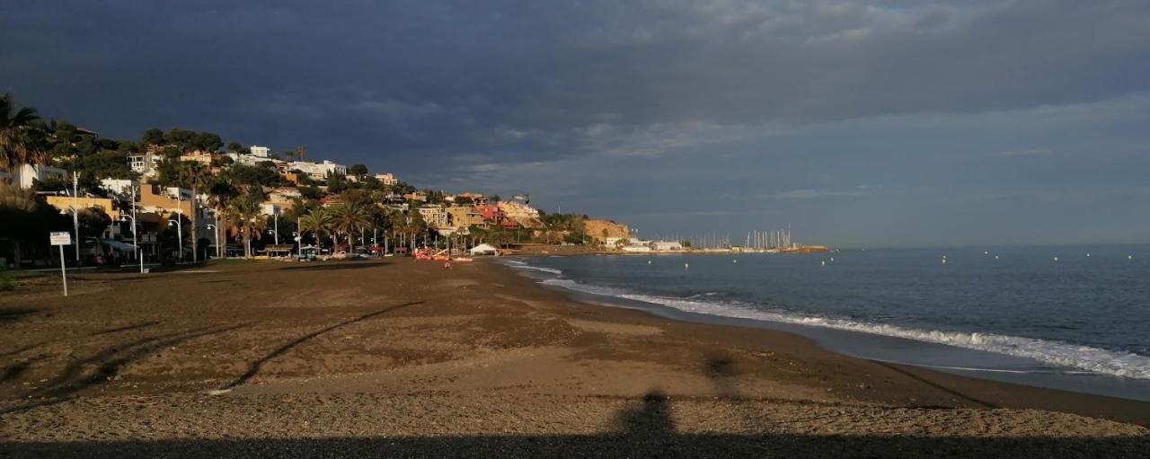 El Palo Cosy, 200 M From The Beach Apartment Malaga Luaran gambar